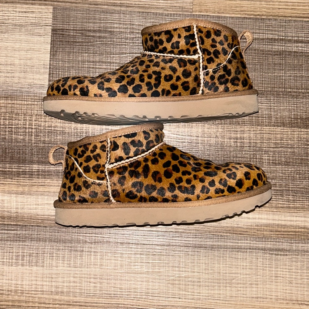 Ugg ultra mini - like new